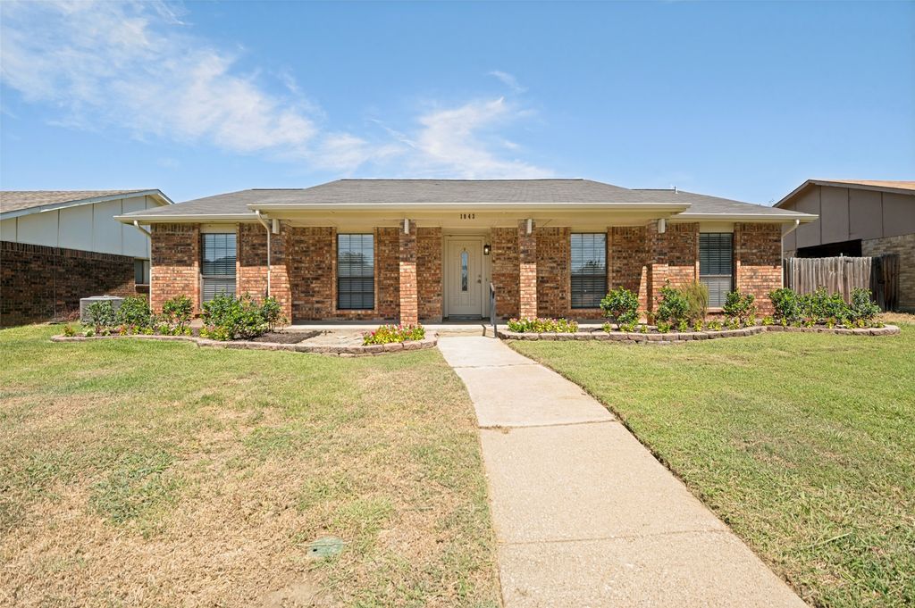 1843 Tree Line Drive, Carrollton, TX 75007 — photo 2