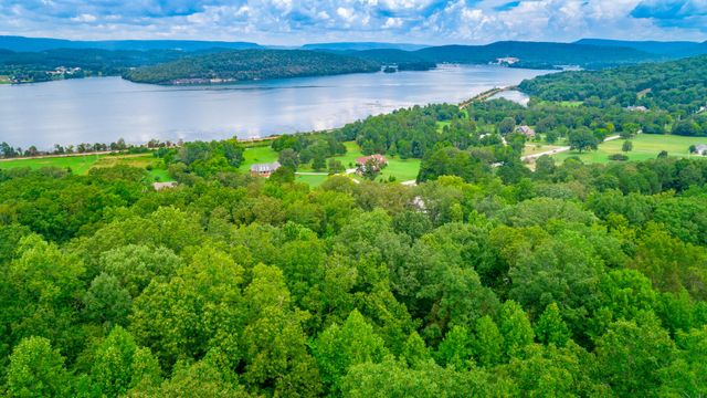 25 Nickajack Trace, South Pittsburg, TN 37380