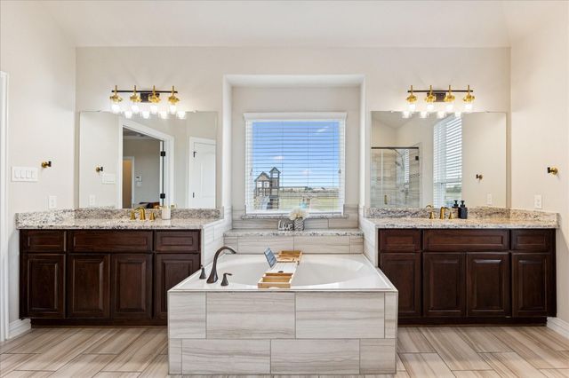 7923 Stratford Hall Drive, Rosharon, TX 77583