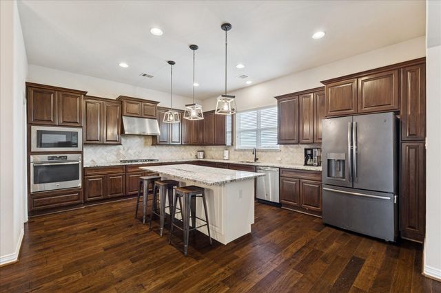 7923 Stratford Hall Drive, Rosharon, TX 77583