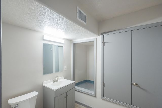 851 W Castillo Avenue, Belen, NM 87002