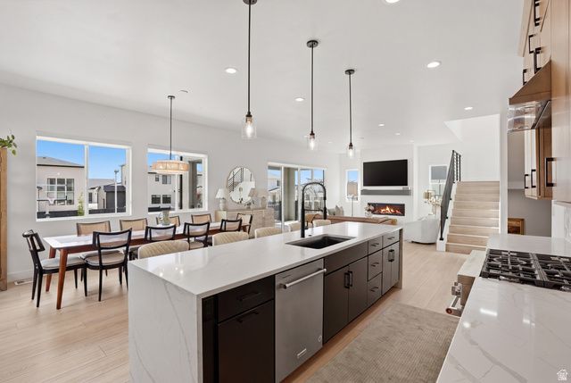 1227 W AUTUMN VIEW CIR, Lehi, UT 84043