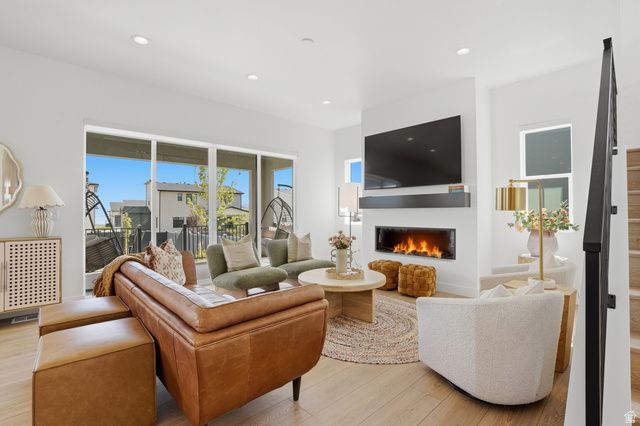 1227 W AUTUMN VIEW CIR, Lehi, UT 84043