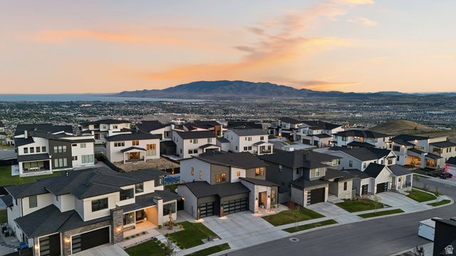 1227 W AUTUMN VIEW CIR, Lehi, UT 84043