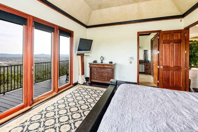 285 Timberhill, Pipe Creek, TX 78063