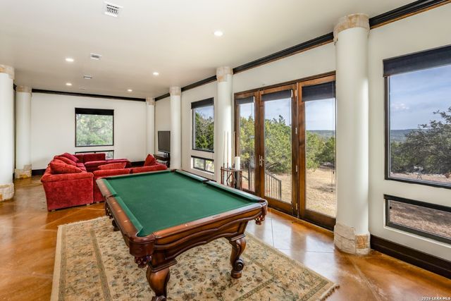 285 Timberhill, Pipe Creek, TX 78063