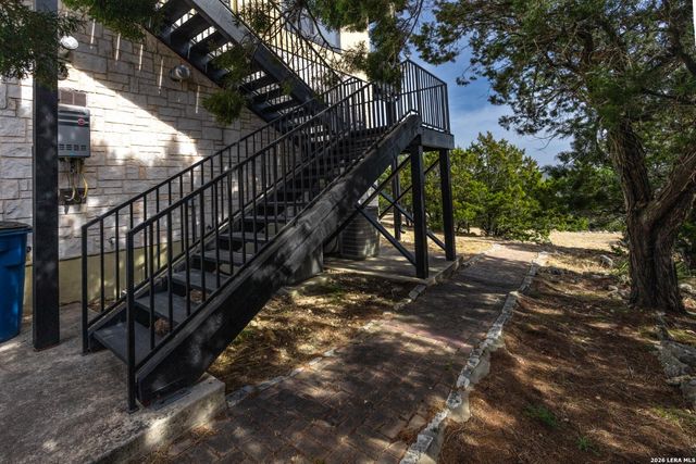 285 Timberhill, Pipe Creek, TX 78063