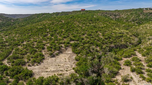 285 Timberhill, Pipe Creek, TX 78063