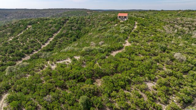 285 Timberhill, Pipe Creek, TX 78063