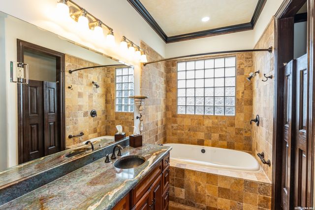 285 Timberhill, Pipe Creek, TX 78063