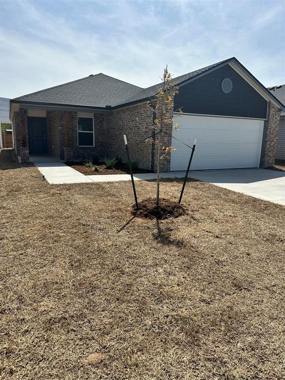 Image 1 of property listing at 2029 Chandler Meadows Drive, Chandler, OK 74834