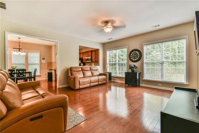 6243 Longleaf Drive, Hoschton, GA 30548