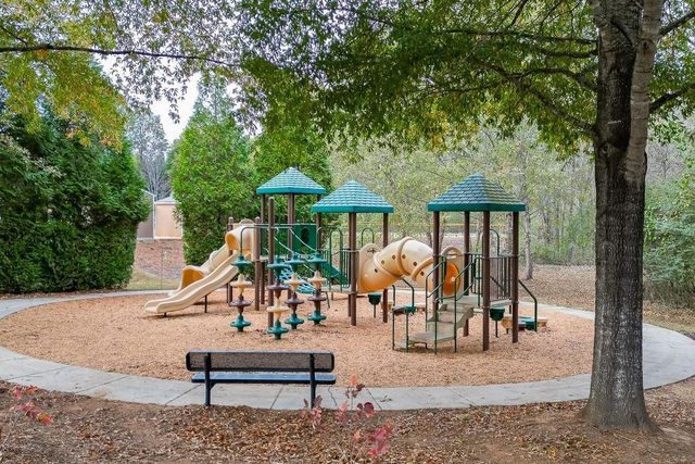 6243 Longleaf Drive, Hoschton, GA 30548