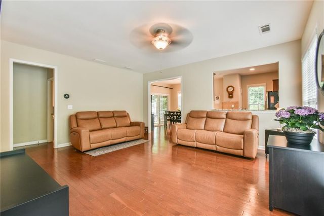 6243 Longleaf Drive, Hoschton, GA 30548