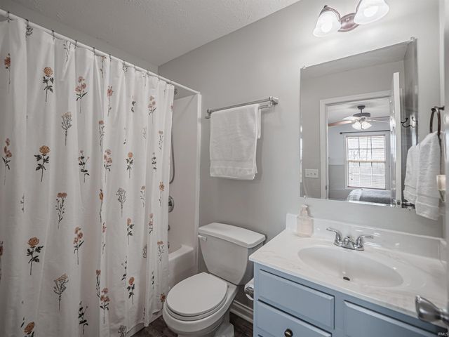 4717 Erinwood Court, Evansville, IN 47725