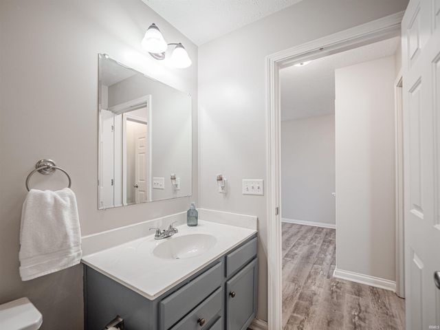 4717 Erinwood Court, Evansville, IN 47725