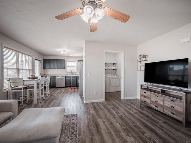 4717 Erinwood Court, Evansville, IN 47725