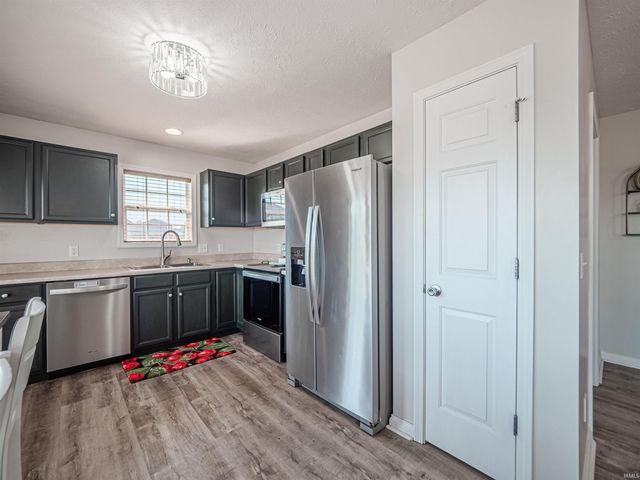 4717 Erinwood Court, Evansville, IN 47725