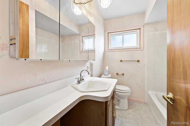 15225 Poplar Street, Southgate, MI 48195