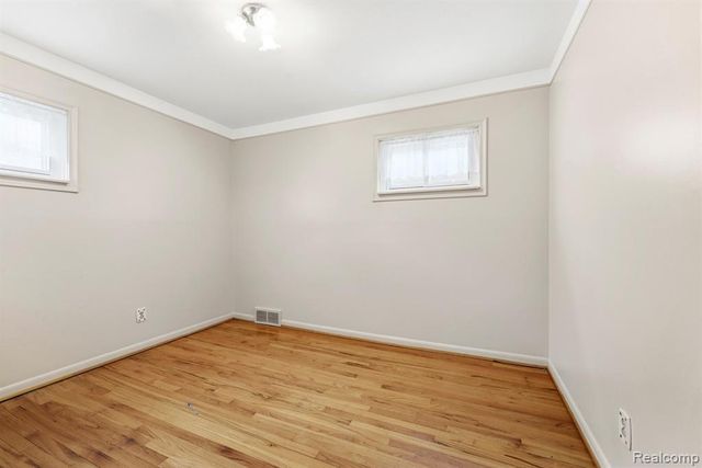 15225 Poplar Street, Southgate, MI 48195