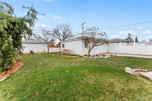 15225 Poplar Street, Southgate, MI 48195