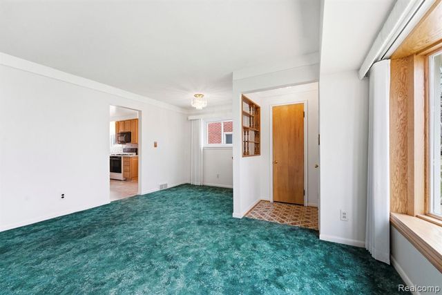 15225 Poplar Street, Southgate, MI 48195