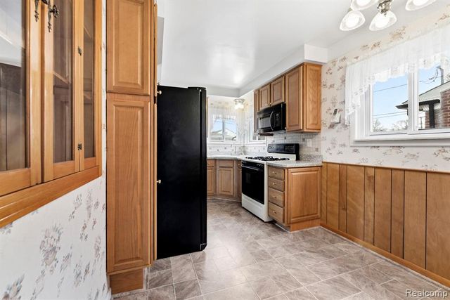 15225 Poplar Street, Southgate, MI 48195