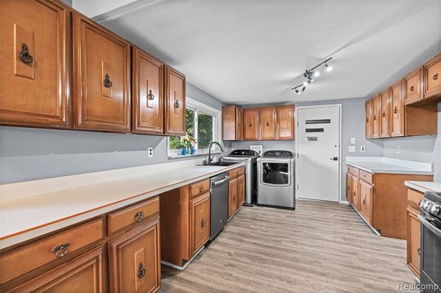6220 Wertz, Davisburg, MI 48350