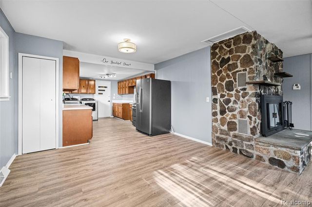 6220 Wertz, Davisburg, MI 48350