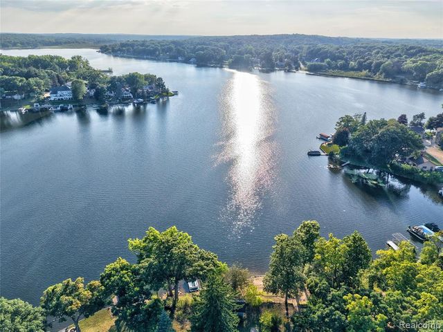6220 Wertz, Davisburg, MI 48350