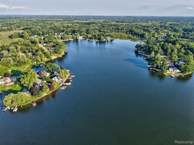 6220 Wertz, Davisburg, MI 48350