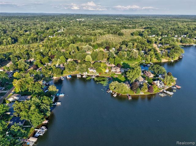 6220 Wertz, Davisburg, MI 48350