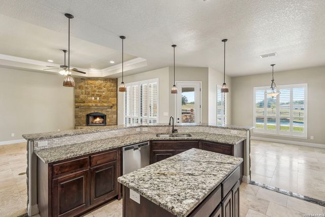 121 ABREGO MOUNT DR, Floresville, TX 78114