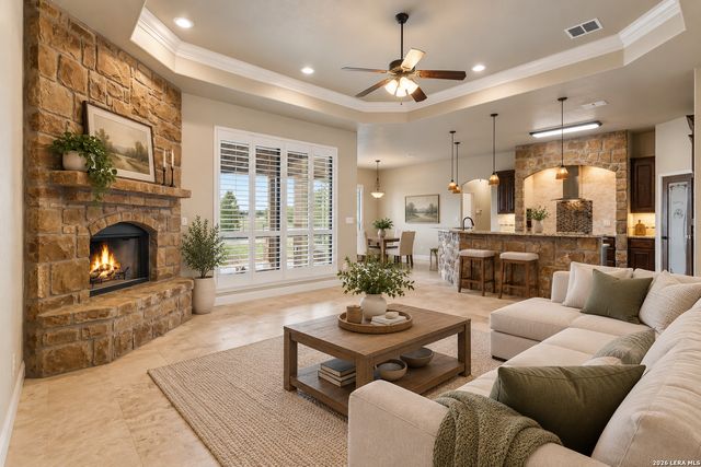 121 ABREGO MOUNT DR, Floresville, TX 78114