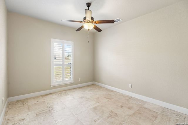 121 ABREGO MOUNT DR, Floresville, TX 78114