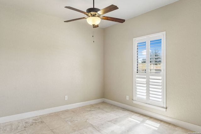 121 ABREGO MOUNT DR, Floresville, TX 78114