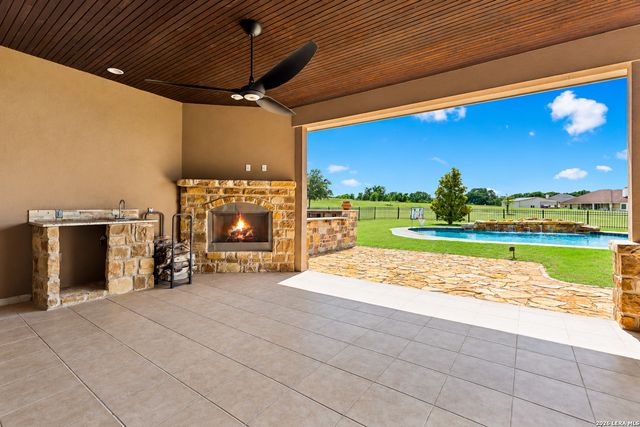 121 ABREGO MOUNT DR, Floresville, TX 78114