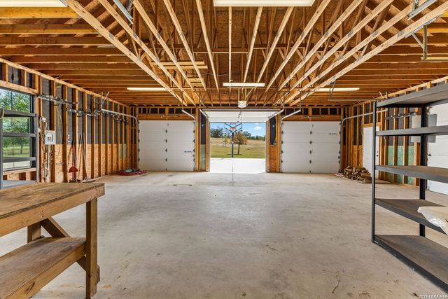 121 ABREGO MOUNT DR, Floresville, TX 78114