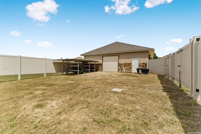 121 ABREGO MOUNT DR, Floresville, TX 78114