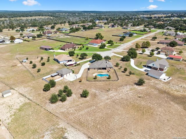 121 ABREGO MOUNT DR, Floresville, TX 78114