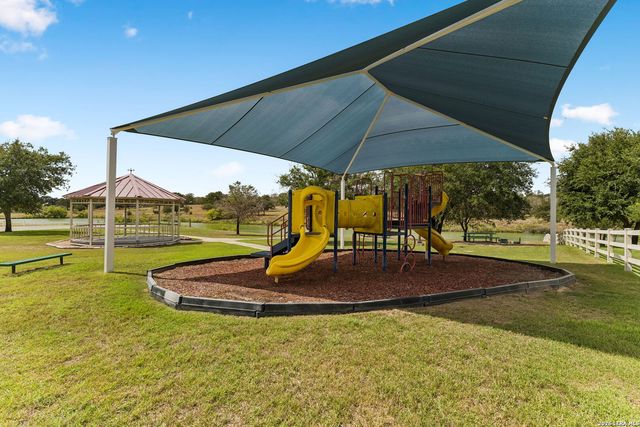 121 ABREGO MOUNT DR, Floresville, TX 78114
