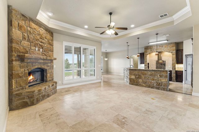 121 ABREGO MOUNT DR, Floresville, TX 78114