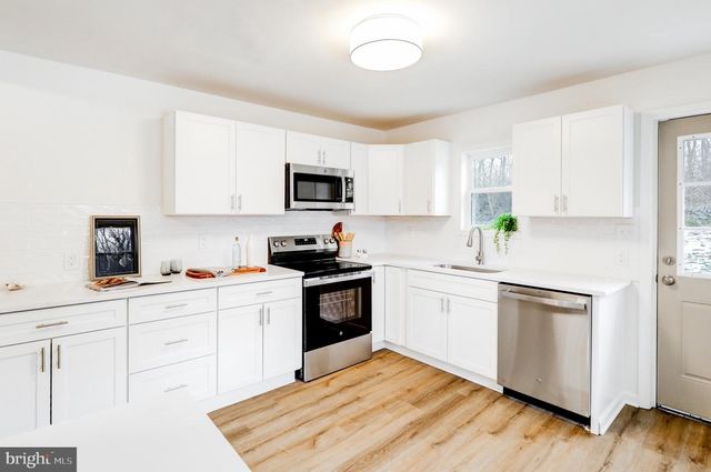 929 NIXON DRIVE, Mechanicsburg, PA 17055