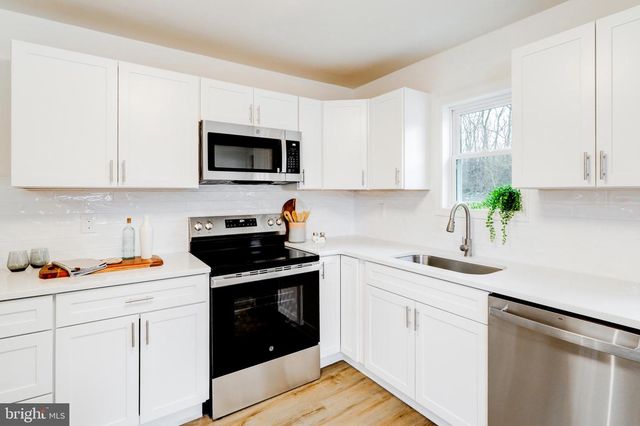 929 NIXON DRIVE, Mechanicsburg, PA 17055