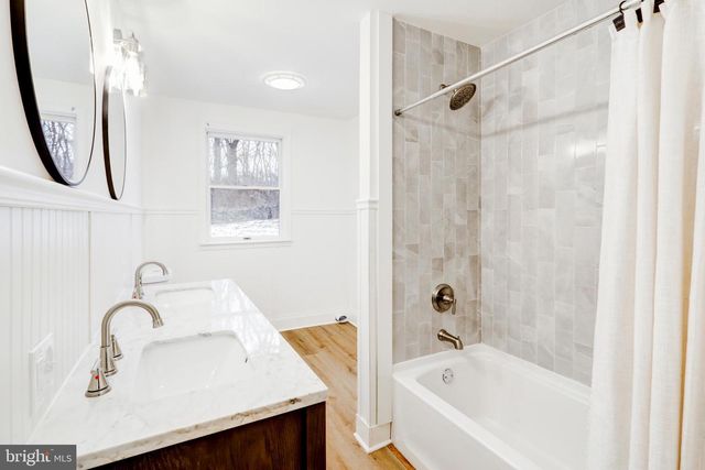 929 NIXON DRIVE, Mechanicsburg, PA 17055