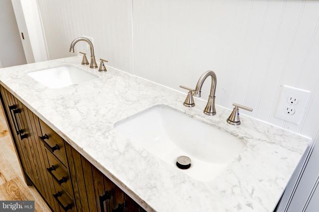 929 NIXON DRIVE, Mechanicsburg, PA 17055