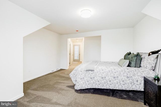 929 NIXON DRIVE, Mechanicsburg, PA 17055