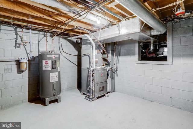 929 NIXON DRIVE, Mechanicsburg, PA 17055