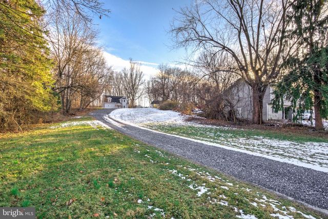 929 NIXON DRIVE, Mechanicsburg, PA 17055