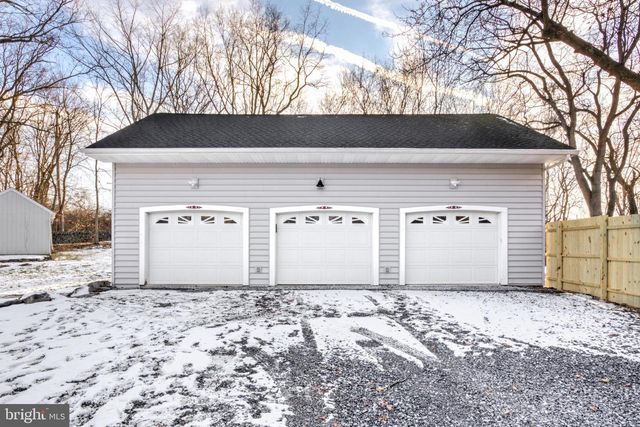 929 NIXON DRIVE, Mechanicsburg, PA 17055